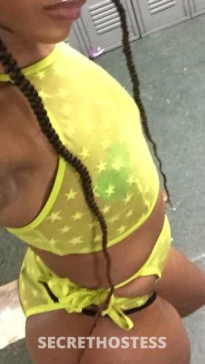 Fun Sized caramel petite fun girl car play in call outcall in Muncie IN