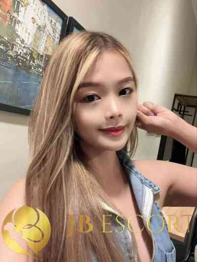 24Yrs Old Escort Size 6 48KG 160CM Tall Johor Bahru Image - 1