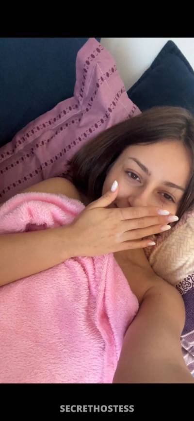 28 year old Escort in Janesville WI e for hook up and full body massage