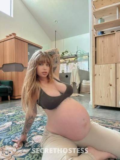 Pregnant fetish 8 months here available in Fresno CA