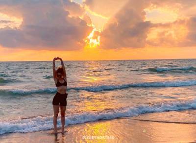 31 year old Asian Escort in Centreville DC I’m available for some real gun full service no 