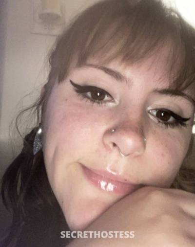 26 year old Indonesian Escort in San Buenaventura CA I’m available for hook up both FaceTime show or video chat