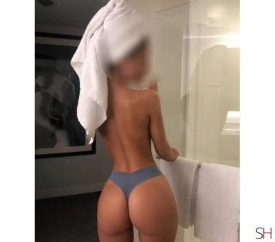 Stunning slim girl big boobs nice bum long legs, Independent in Milton Keynes