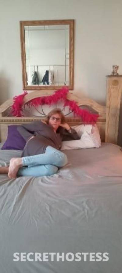 60 year old Escort in San Antonio TX I am hot sexy mature woman ready to fuck