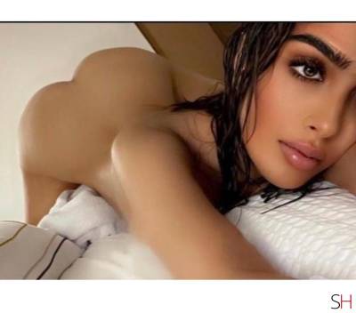 22 year old Italian Escort in Peterborough HELLO IM REYNA 😘NEW IN T0WN 😘PARTY GIRL 😘, 