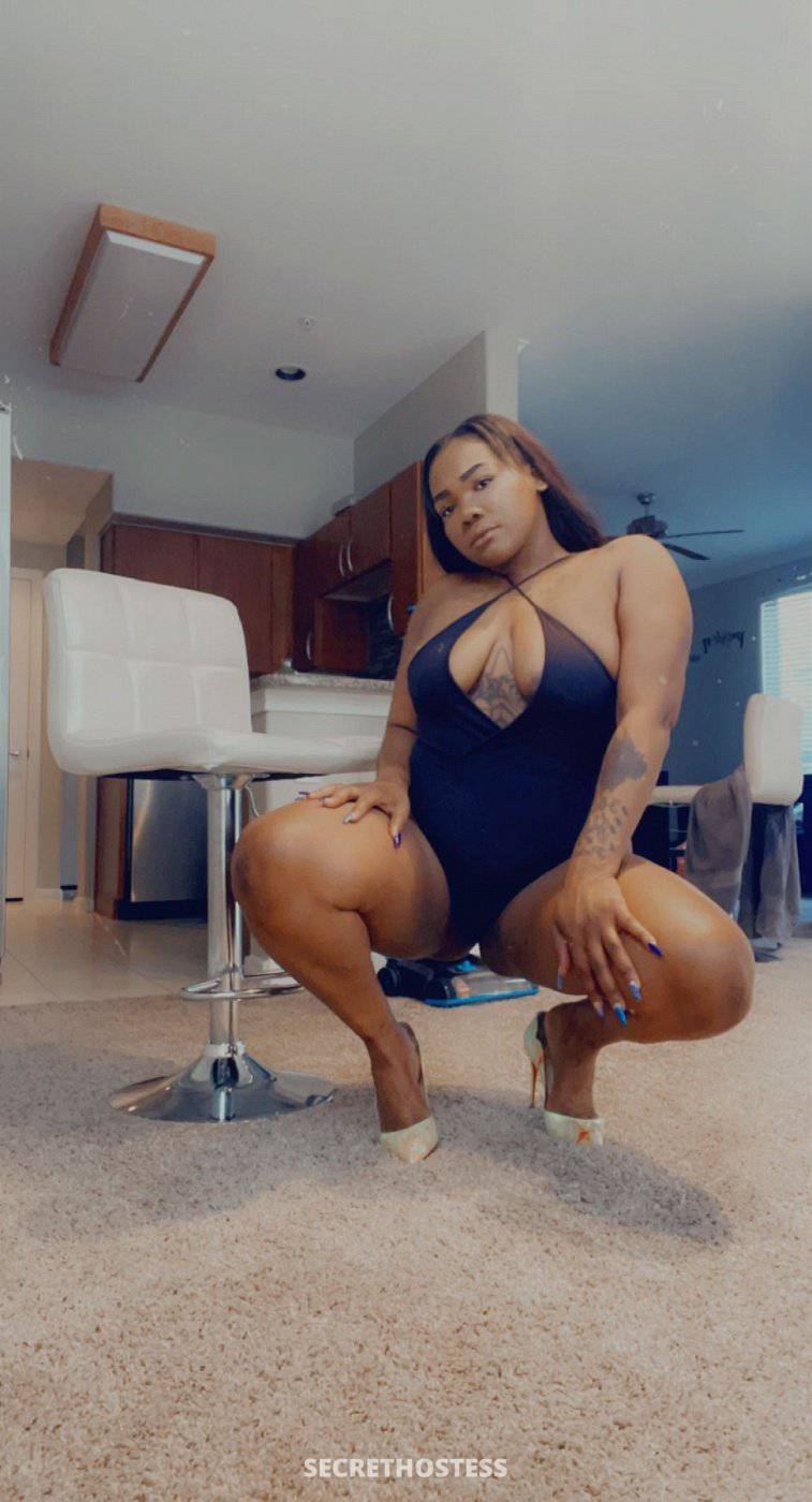 Tia Moore Escort 167CM Tall Kansas City MO Image - 0