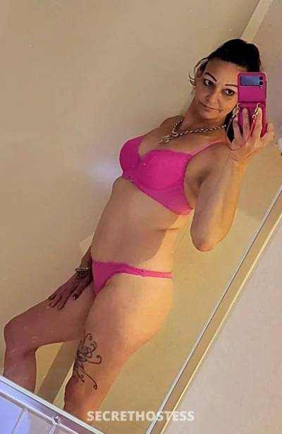40 year old Australian Escort in Daisy Hill Brisbane Come lick this Kitty like it should be tease me then please 