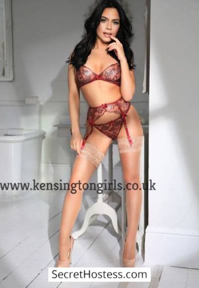 20 year old Escort in London Bonnie, Kensington Girls Agency