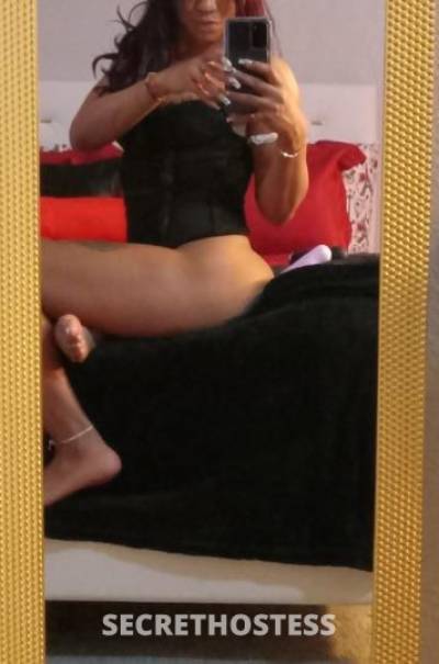 29 year old Escort in Chicago IL Contact me I am ready willing and waiting I adore older men 