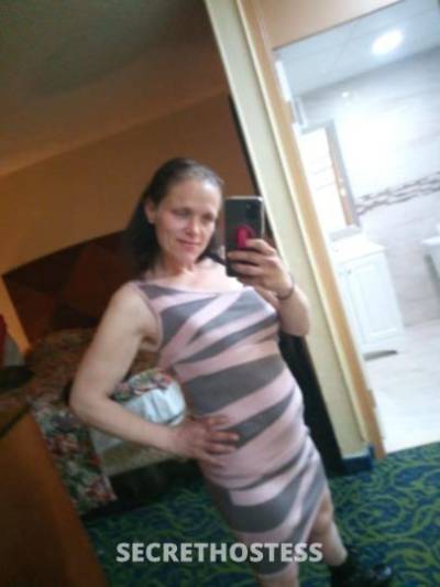 30 year old Escort in Detroit MI Bi-sexual anf have a friend if wanted