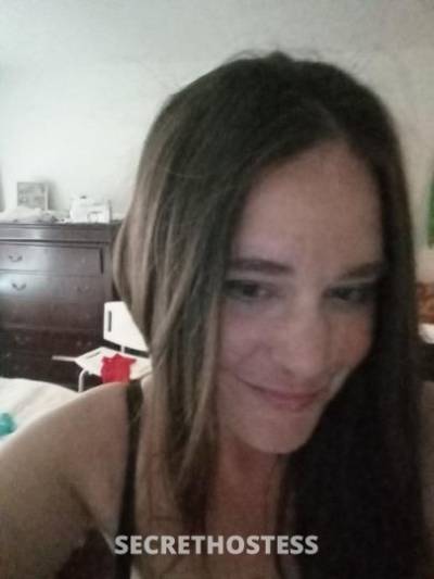 39 year old Escort in Chicago IL country girl working mans