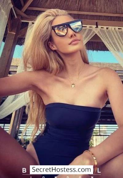 25 year old Escort in London Sienna, Black Label London Agency