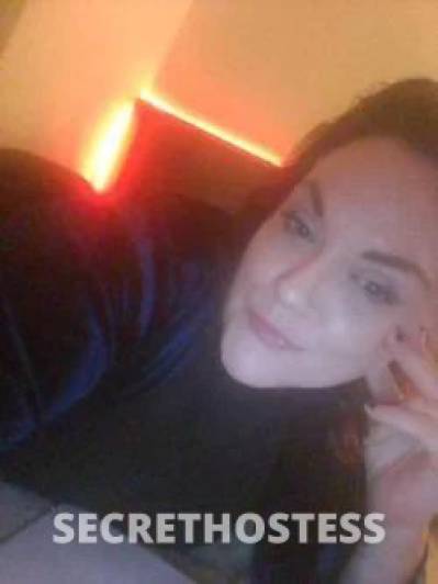 35 year old Escort in Canberra Civic and waiting on your cock