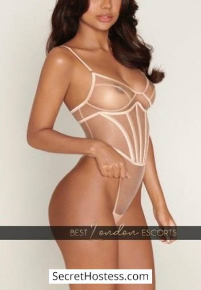 19 year old Brazilian Escort in London Ariana, Best London Escorts Agency