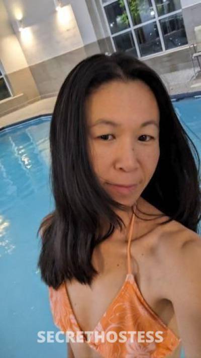 32 Year Old Asian Escort Detroit MI - Image 4