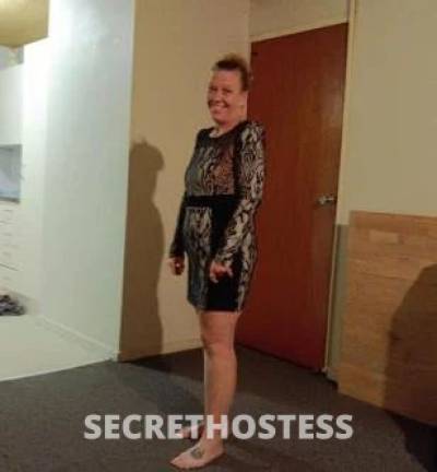 45 year old Escort in Islington Newcastle My name is is Brony discreet escort located at Waratah