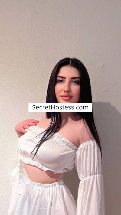 Escort Warsaw Brunette Brown eyes - Image 1