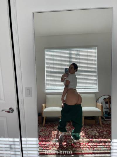 22 year old Asian Escort in Butte MT Hookups