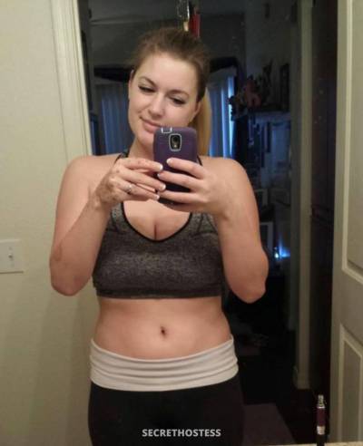 26 year old Asian Escort in St. Albert Wet, Tight &amp; Super Fun! Make me squirt for my B-day