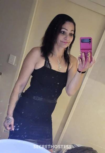 40 year old Australian Escort in Daisy Hill Brisbane If love your cock.sucked giving blowies