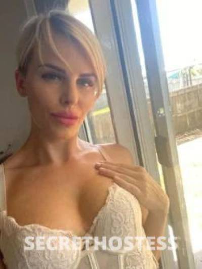 Blonde Bombshell Kimi Is A Sensual Aussie Goddess in Mackay