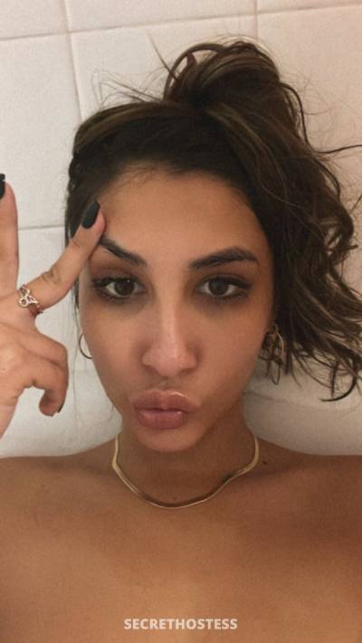 25 year old Asian Escort in Edmonton ?real wet and saucy? to satisfy your