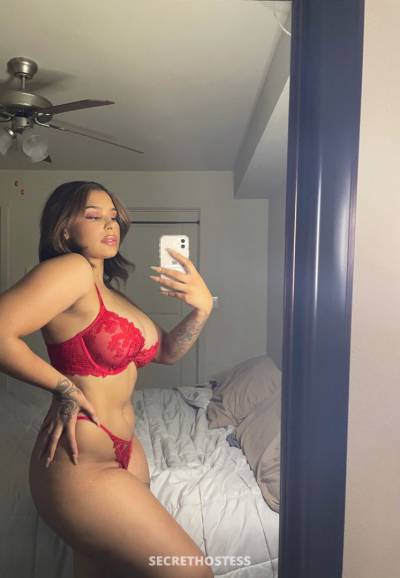 24 year old Escort in Edmonton Available for hook up hit me up