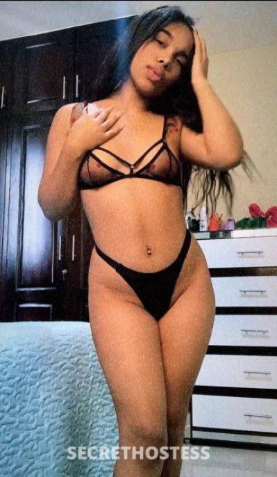 21 year old Hispanic Escort in St. Louis MO Hi, I'm a pretty girl who enjoys giving away a moment 