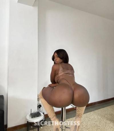 28 Year Old Colombian Escort Chicago IL - Image 1