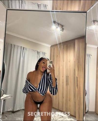 28 Year Old Colombian Escort Chicago IL - Image 3