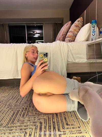 25 year old Escort in St. Louis MO Wanna fuck?? Hit me up now