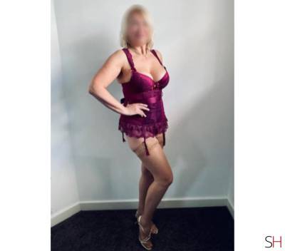 Amber 50Yrs Old Escort Size 10 170CM Tall London Image - 4