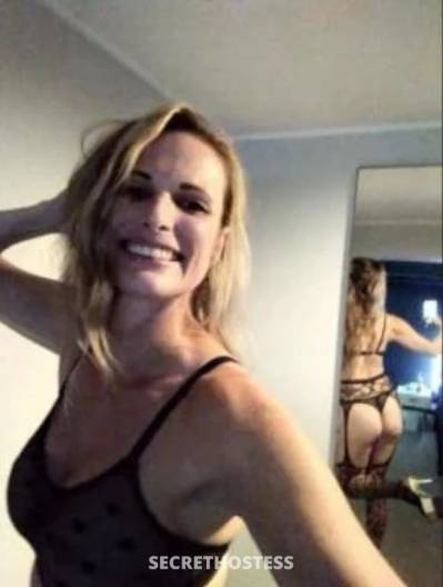 32 yr old aussie milf, ready to show you a good time. Lucy  in Cairns