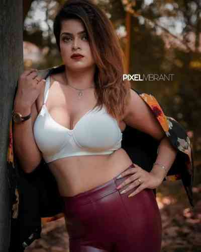 22 year old Indian Escort in Dubai Independent Call Girl In Dubaixxxx-xxx-xxx