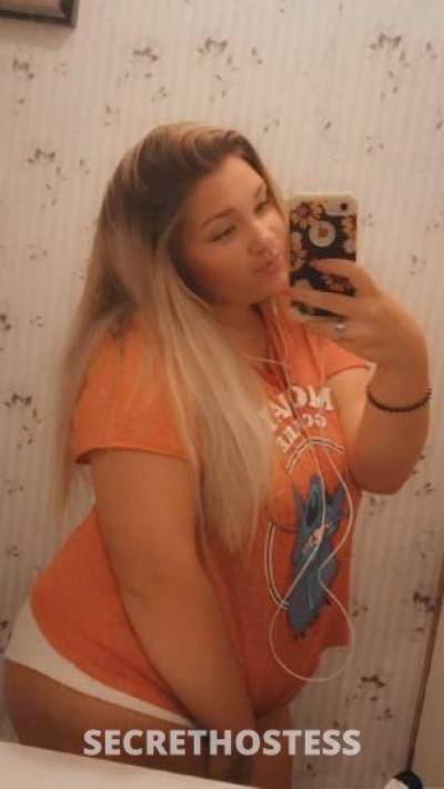 30 year old Escort in Springfield IL Let s get wild boys Love to suck you dry party girl