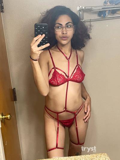 Naat - Sexy Slim Latina in Virginia Beach VA