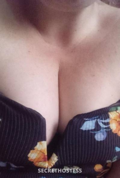 Dani a Aussie female and curvy offering bjs 25 in Townsville