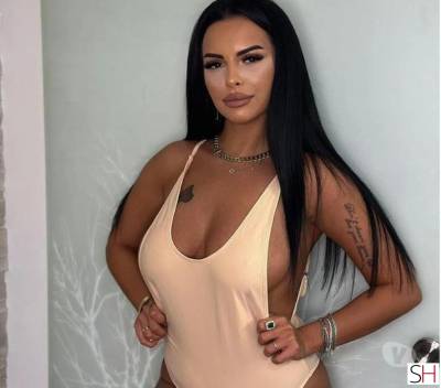 21 year old Latino Escort in Slough Patricia- independent lady