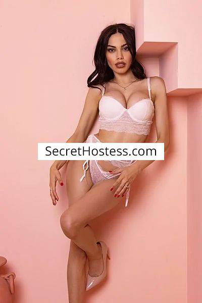 25 year old Latin Escort in London Star Skylar
