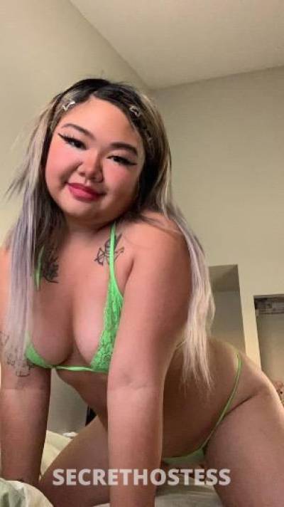 Sexy and Cute Asian College Girl in Chambana IL