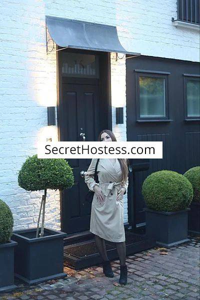 27 year old Mixed Escort in London Star Claudia