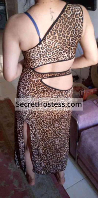 19 Year Old Egyptian Escort Cairo Black Hair Grey eyes - Image 2