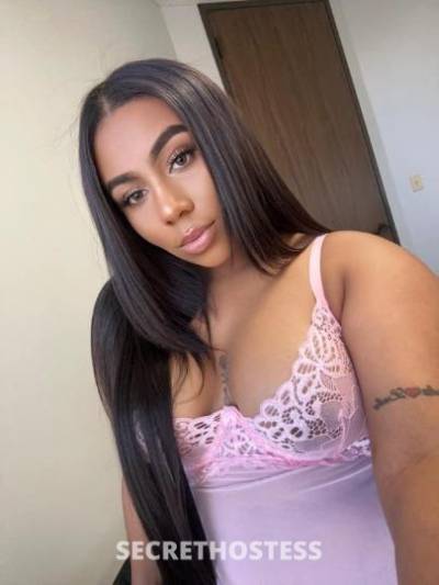 21 Year Old Colombian Escort Chicago IL - Image 3
