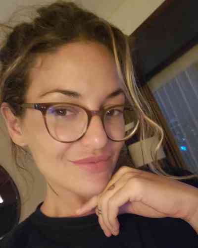 23 year old Escort in Alton Hello