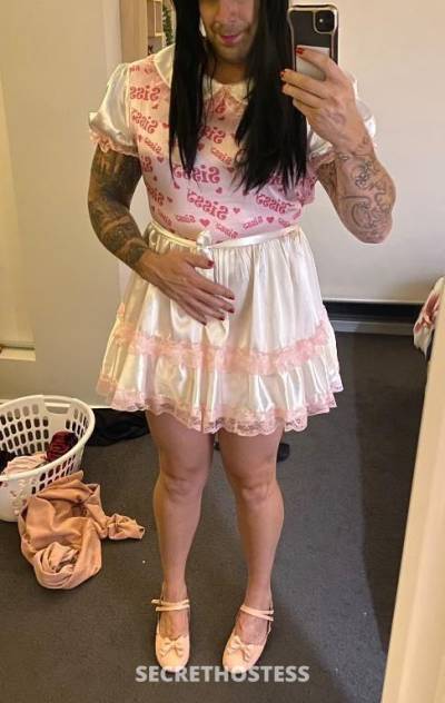 Submissive sissy diapered male maid looking for a master in Adelaide