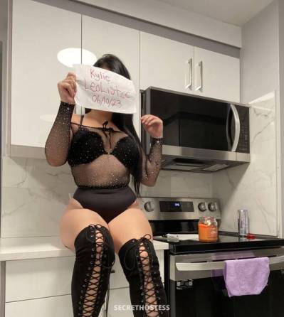 ONLINE $50/30 min OR OUTCALLSlim Thick &amp; Naughty  in Edmonton