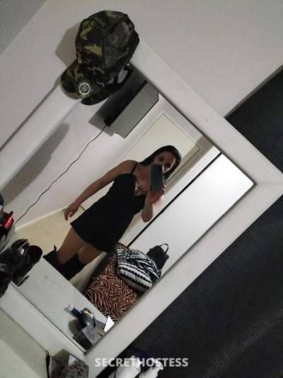 Petite little aussie private your place or hotel in Mandurah