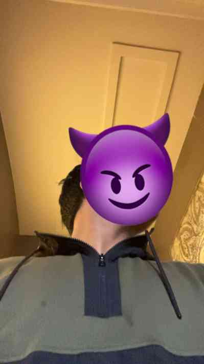 18 year old Escort in Jeddah Young Saudi