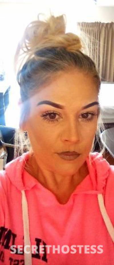 28 year old Escort in Chicago IL THICK THIGHS PRETTY EYES end up hypnotized