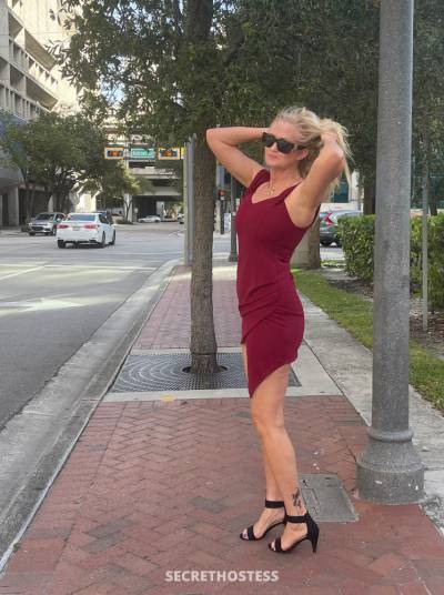 Escort 175CM Tall Fort Lauderdale FL Image - 4